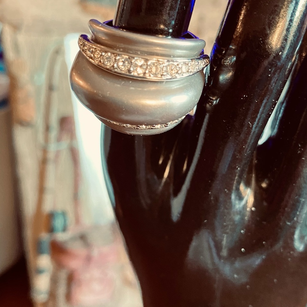 Elegant Silver Ring with Crystal Accents
